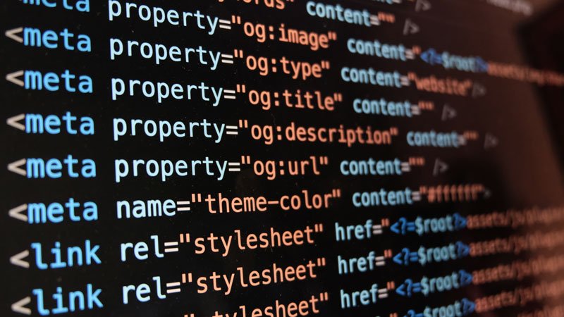 Pantalla con Codigo de Desarrollo Web Microdatos y SEO Tecnico