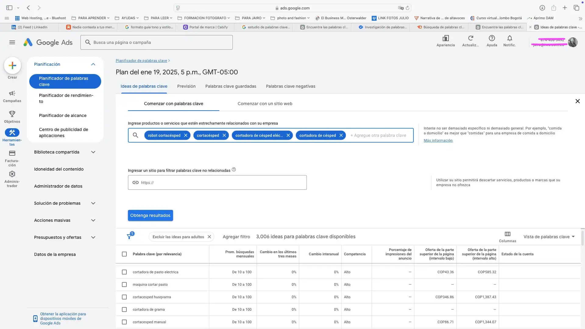 Captura de pantalla de la herramienta Planificador de Palabras Clave de Google Ads mostrando resultados relacionados con términos como "robot cortacésped" y "cortadora de césped".