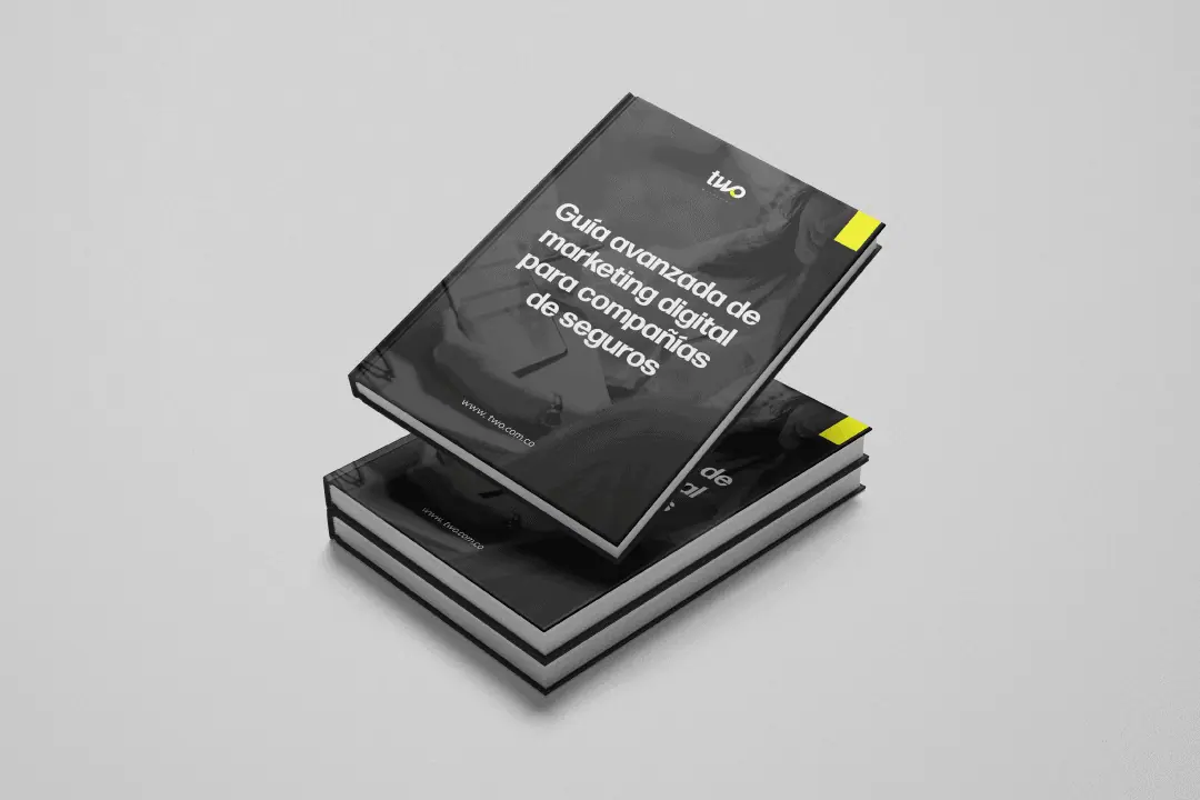 Portada del lead magnet "Guía avanzada de marketing digital para compañías de seguros" con diseño minimalista en colores negro y amarillo, destacando el título en letras blancas.